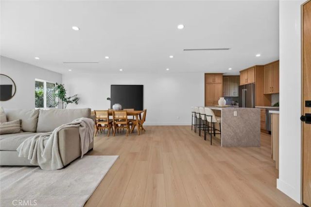 9970 Milano, Sun Valley, CA 91352