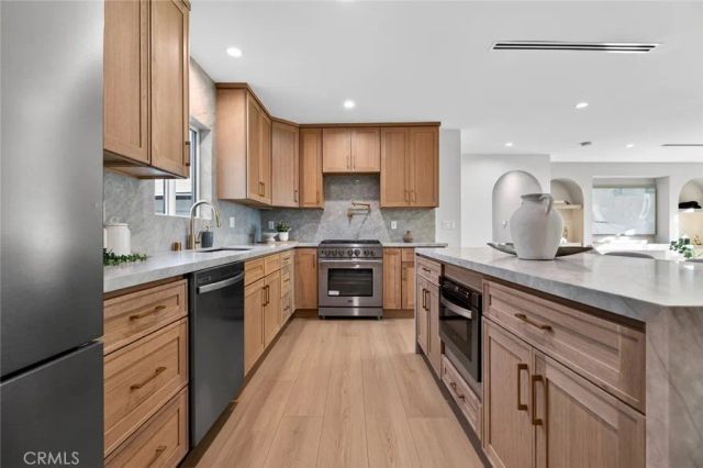 9970 Milano, Sun Valley, CA 91352
