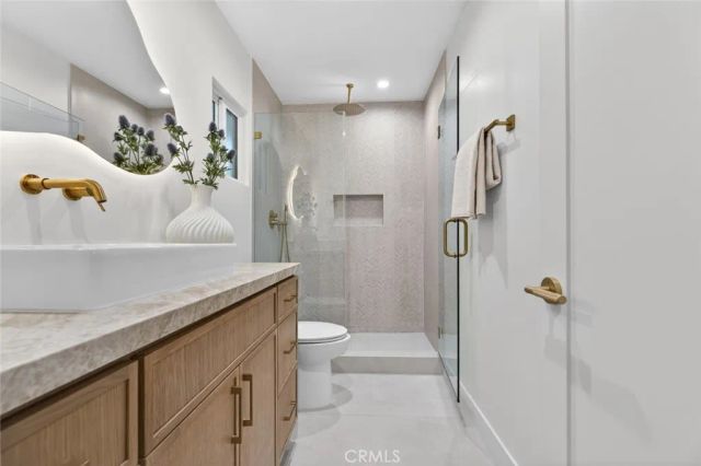 9970 Milano, Sun Valley, CA 91352
