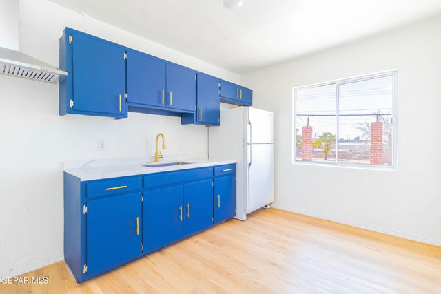 7702 HERMOSILLO Drive, El Paso, TX 79915