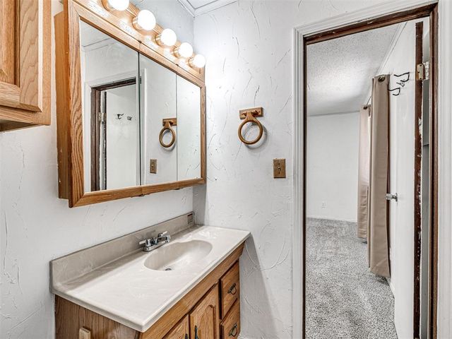 16004 April Drive, Newalla, OK 74857