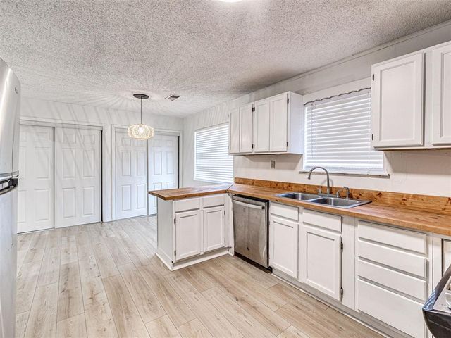 16004 April Drive, Newalla, OK 74857