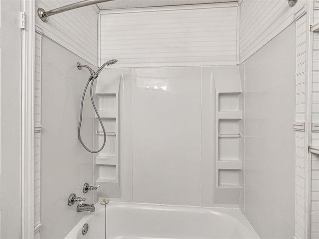 16004 April Drive, Newalla, OK 74857