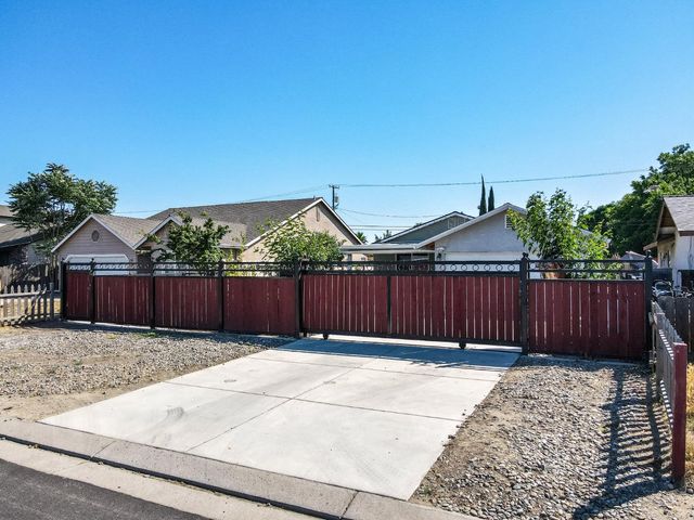 5467 9th St, Keyes, CA 95328