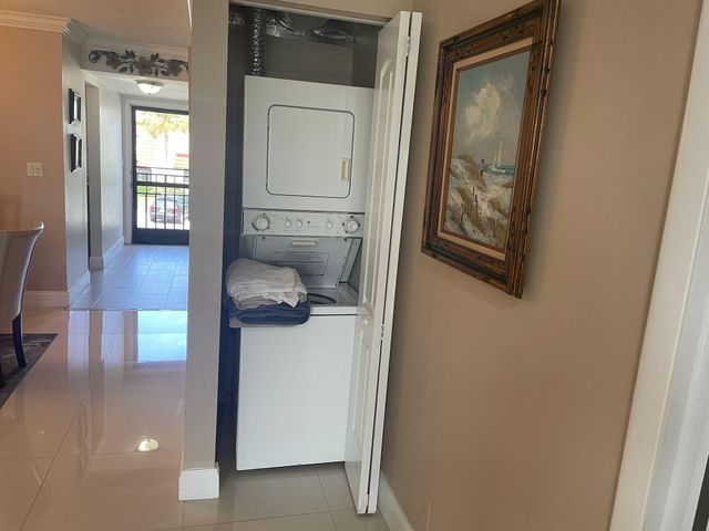 4539 Luxemburg Court 202, Lake Worth, FL 33467