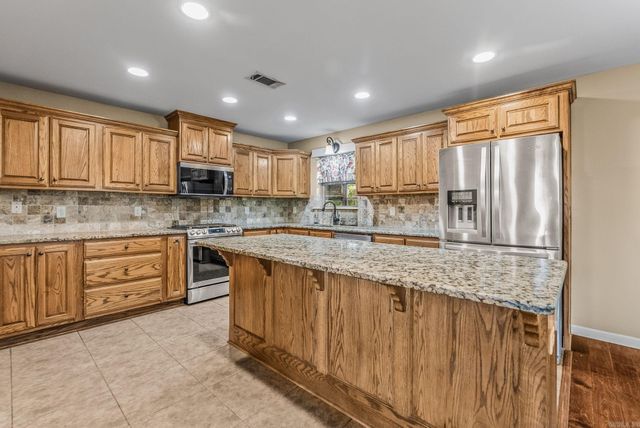 17601 Burlingame Road, Little Rock, AR 72223