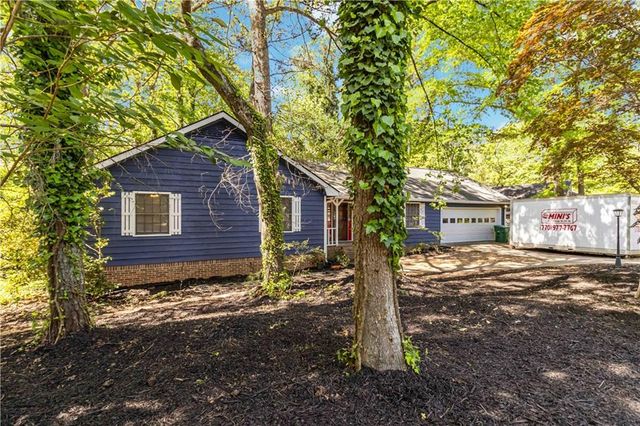 5272 Cumberland Way, Stone Mountain, GA 30087