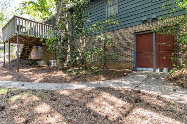 5272 Cumberland Way, Stone Mountain, GA 30087