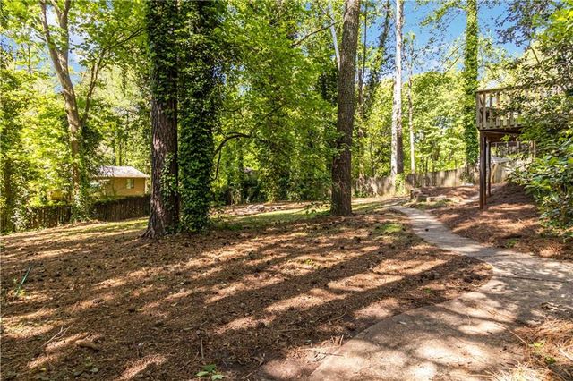5272 Cumberland Way, Stone Mountain, GA 30087