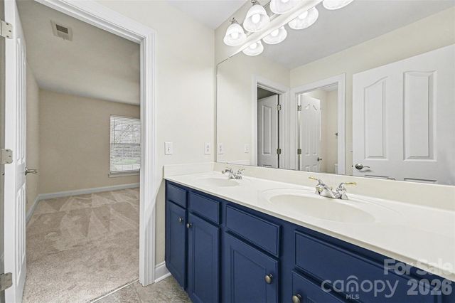 1305 Linden Glen Drive, Matthews, NC 28104