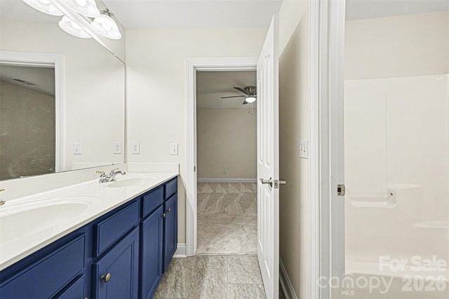 1305 Linden Glen Drive, Matthews, NC 28104