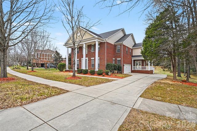 1305 Linden Glen Drive, Matthews, NC 28104