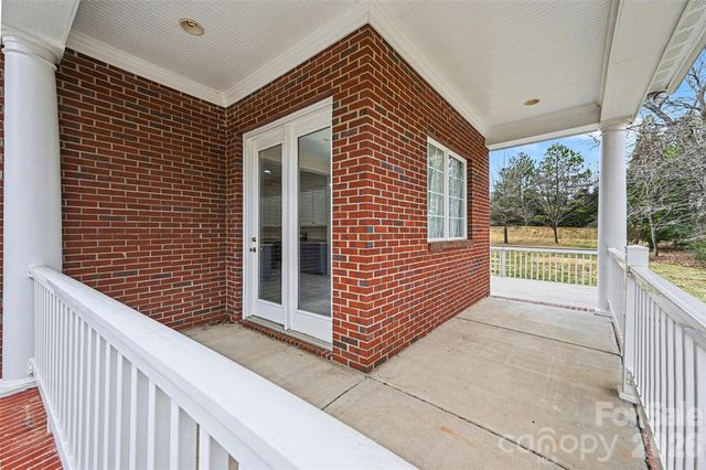 1305 Linden Glen Drive, Matthews, NC 28104