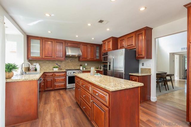 3725 Old Cobble Road, San Diego, CA 92111