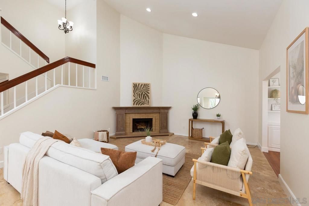 Image 5 of property listing at 3725 Old Cobble Road, San Diego, CA 92111