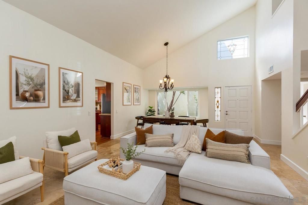 Image 8 of property listing at 3725 Old Cobble Road, San Diego, CA 92111