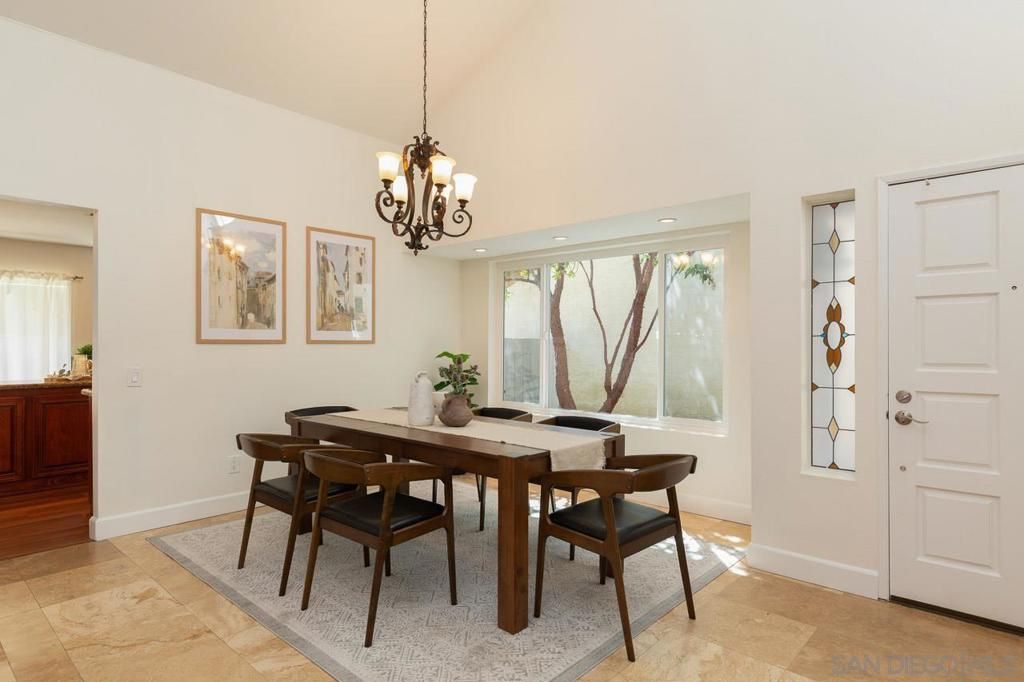 Image 9 of property listing at 3725 Old Cobble Road, San Diego, CA 92111