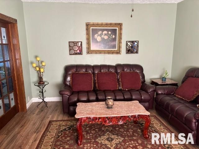 1608 S Pasfield Street, Springfield, IL 62704