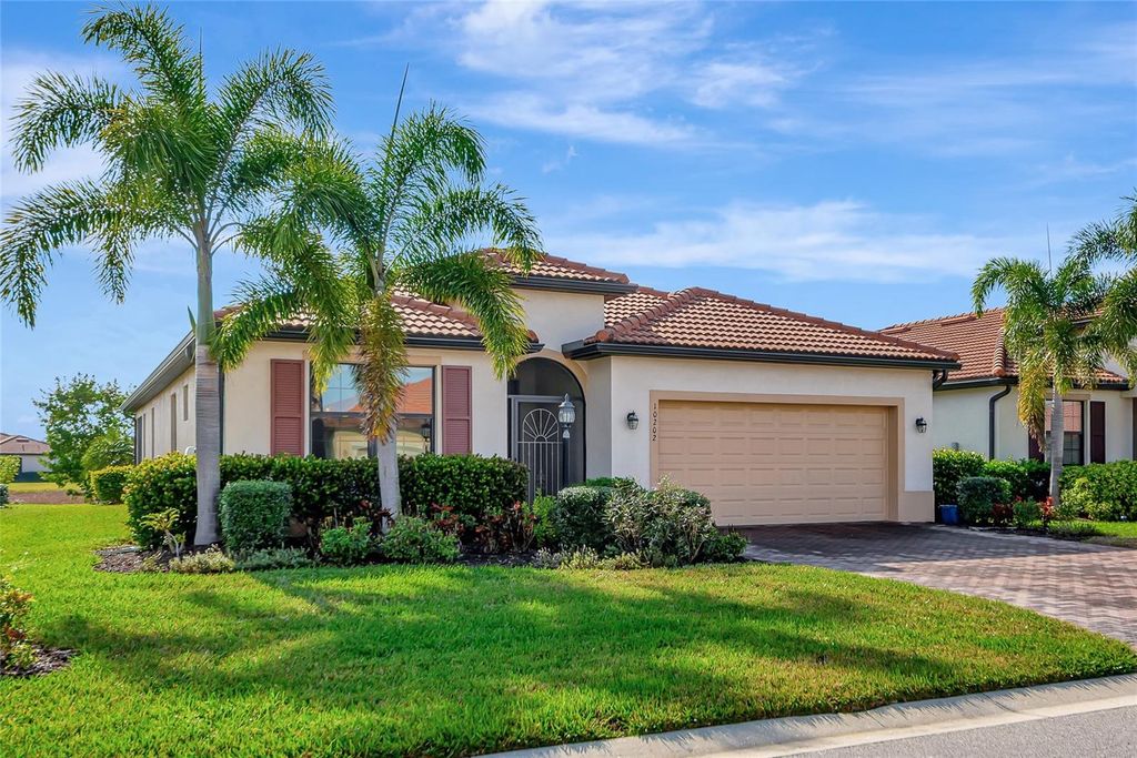 Image 2 of property listing at 10202 MARBELLA DRIVE, Bradenton, FL 34211