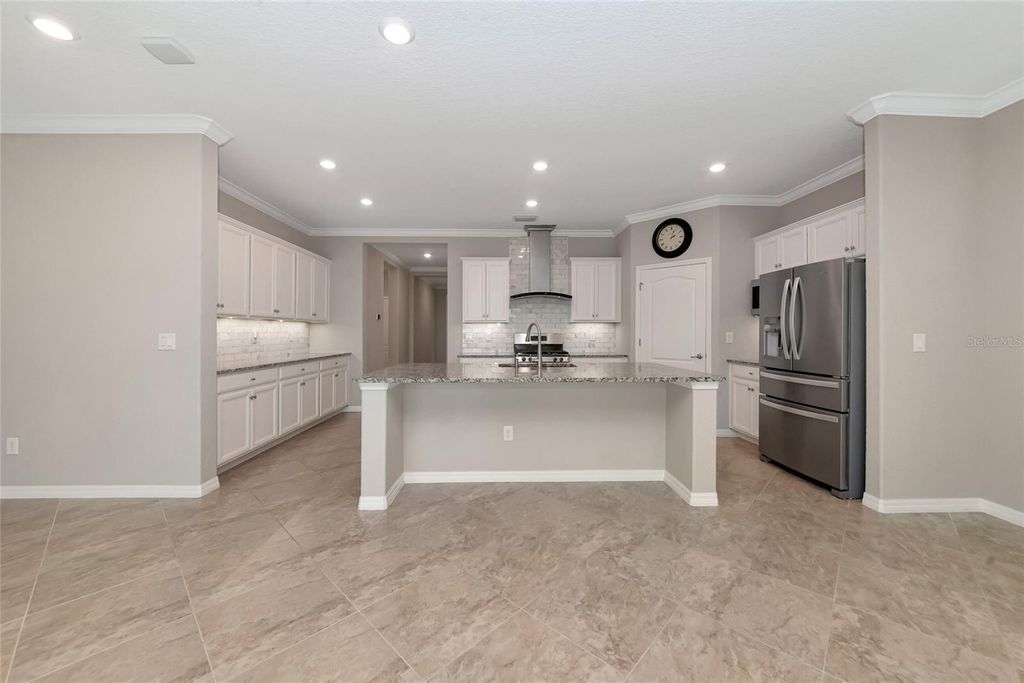 Image 11 of property listing at 10202 MARBELLA DRIVE, Bradenton, FL 34211