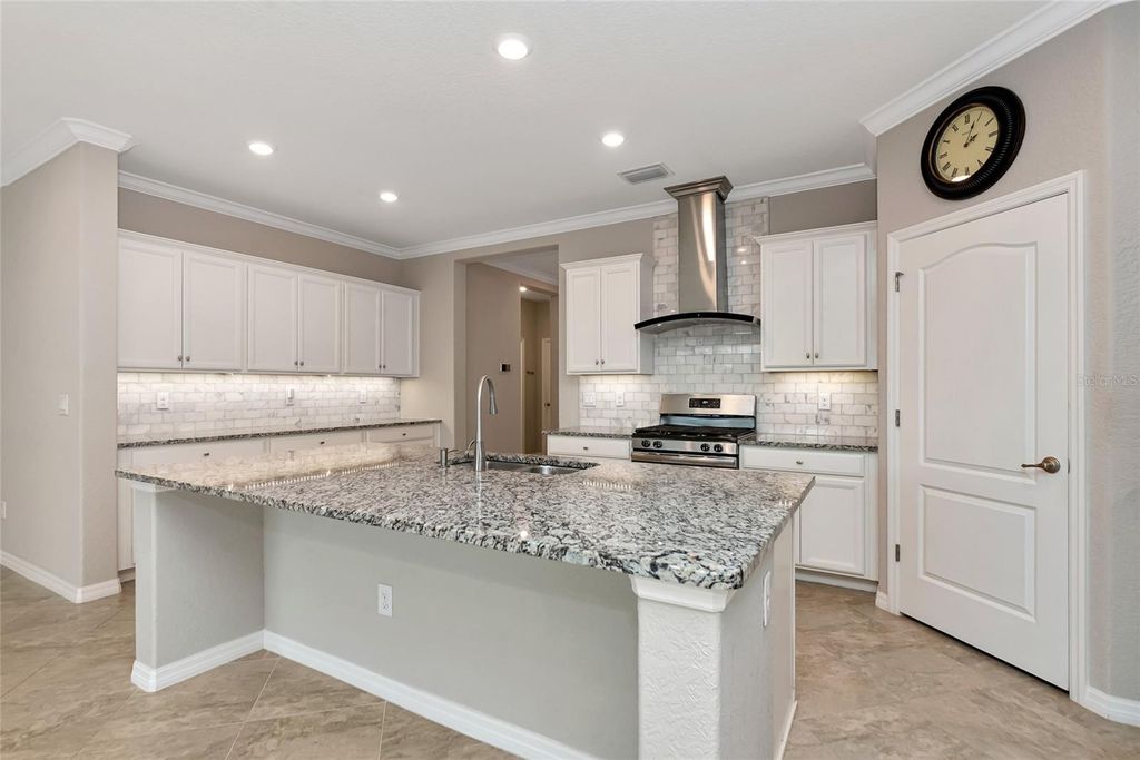 Image 16 of property listing at 10202 MARBELLA DRIVE, Bradenton, FL 34211