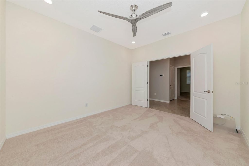 Image 29 of property listing at 10202 MARBELLA DRIVE, Bradenton, FL 34211