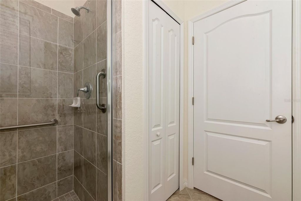 Image 35 of property listing at 10202 MARBELLA DRIVE, Bradenton, FL 34211