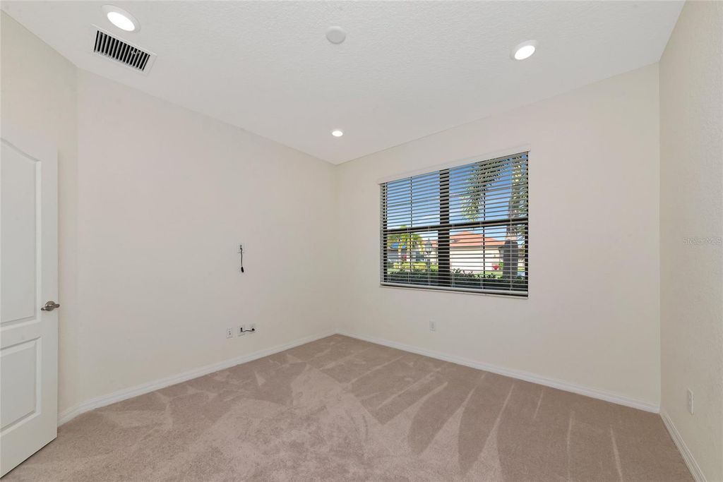 Image 39 of property listing at 10202 MARBELLA DRIVE, Bradenton, FL 34211