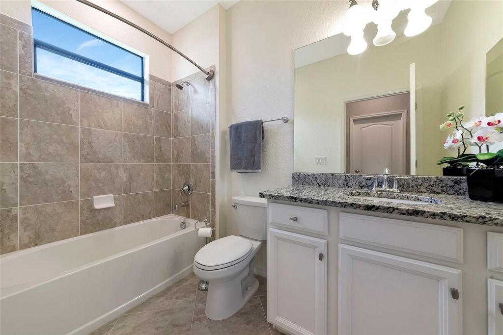 Image 40 of property listing at 10202 MARBELLA DRIVE, Bradenton, FL 34211