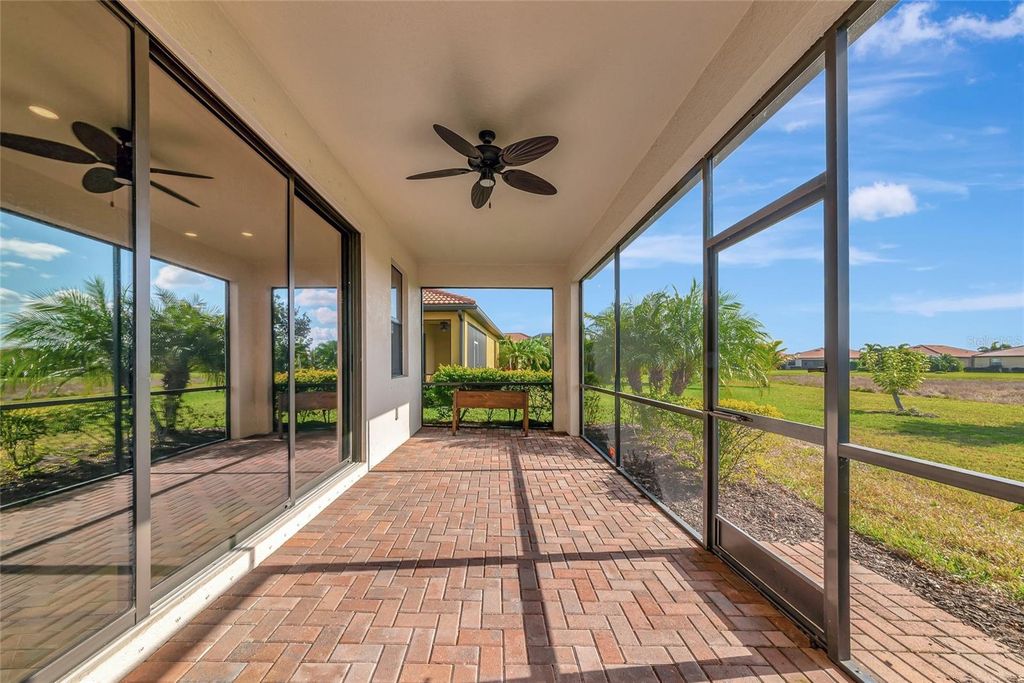 Image 47 of property listing at 10202 MARBELLA DRIVE, Bradenton, FL 34211