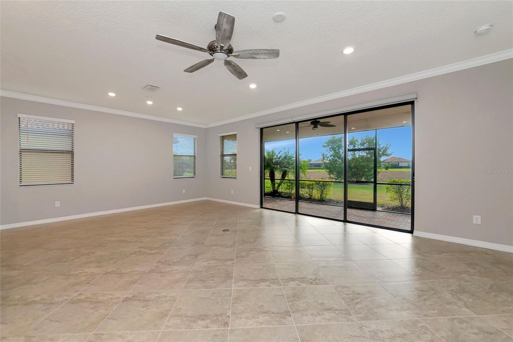 Image 8 of property listing at 10202 MARBELLA DRIVE, Bradenton, FL 34211