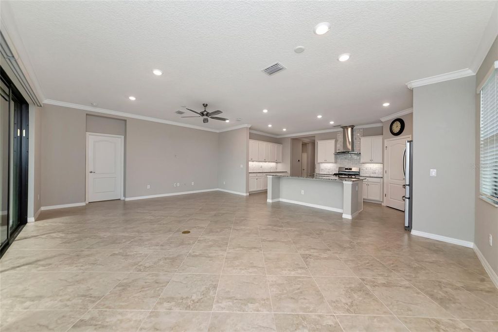 Image 10 of property listing at 10202 MARBELLA DRIVE, Bradenton, FL 34211