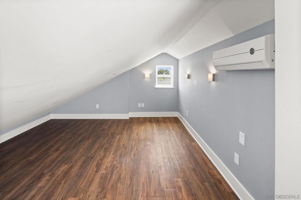 Image 37 of property listing at 814 F Avenue, Coronado, CA 92118