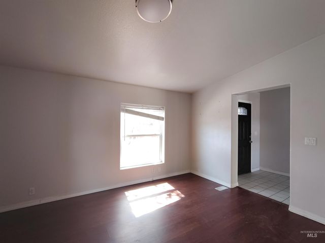 134 1st Street, Nampa, ID 83687