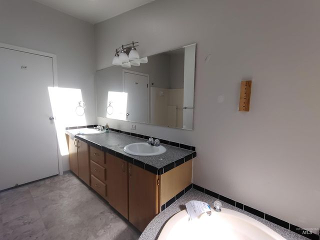 134 1st Street, Nampa, ID 83687
