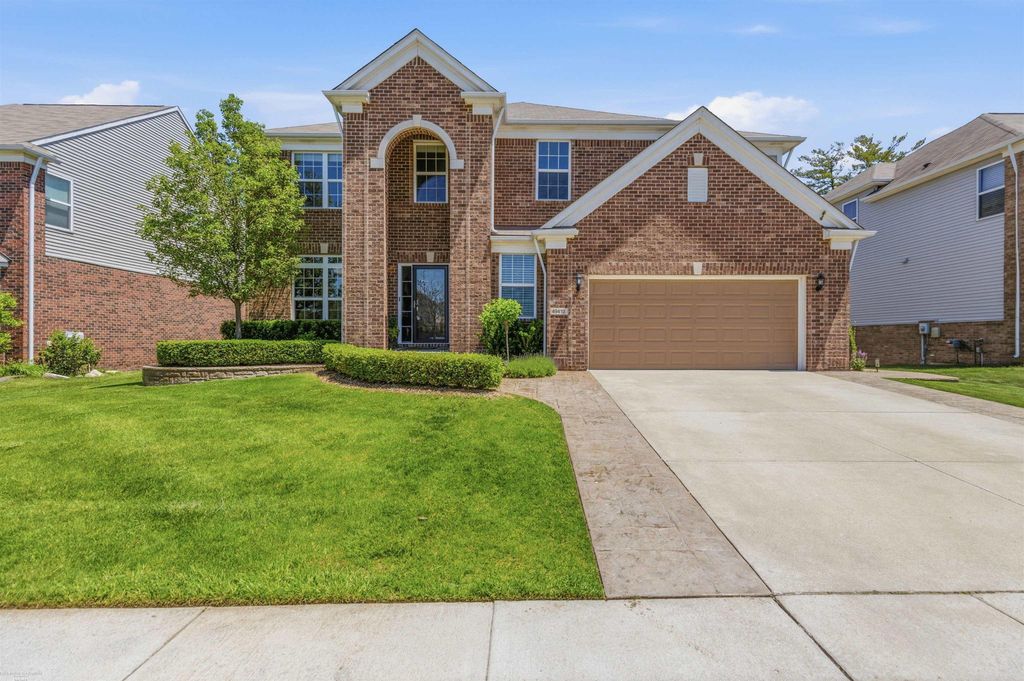 49410 Camarosa Lane, Macomb Twp, MI 48044