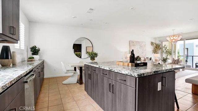 252 Harringay, Irvine, CA 92618