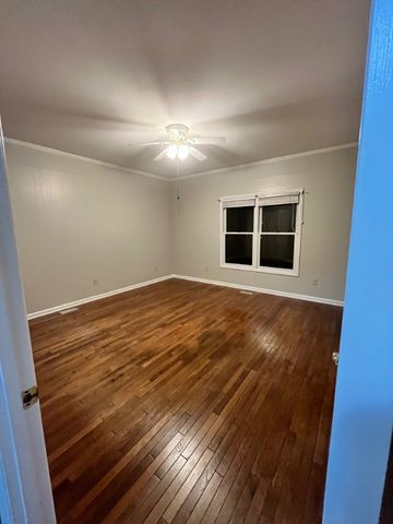 500 Oakwood Dr, Columbia, TN 38401