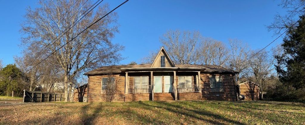 500 Oakwood Dr, Columbia, TN 38401