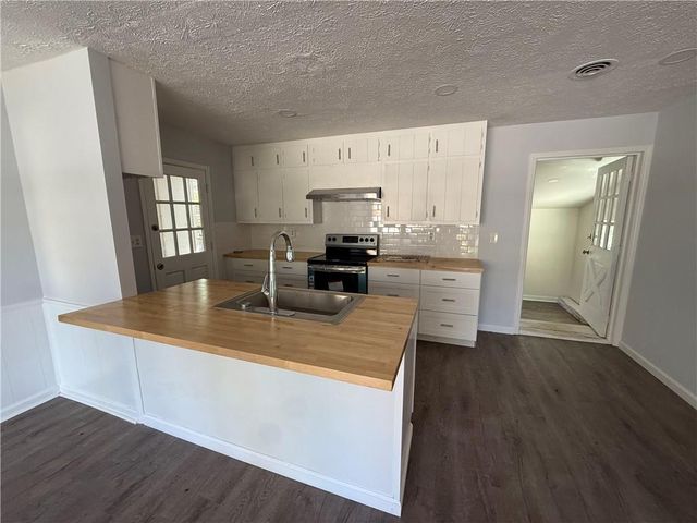 601 Melrose Drive, Forest Park, GA 30297