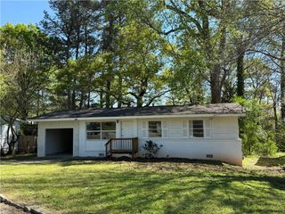 601 Melrose Drive, Forest Park, GA 30297