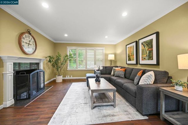 11 Ambleside Ct, Danville, CA 94526