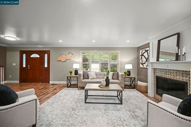 11 Ambleside Ct, Danville, CA 94526