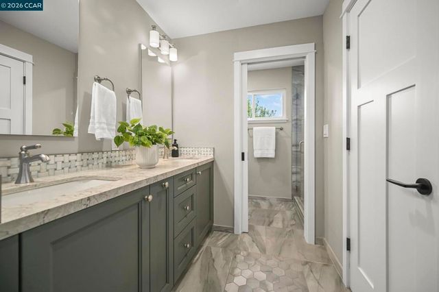 11 Ambleside Ct, Danville, CA 94526