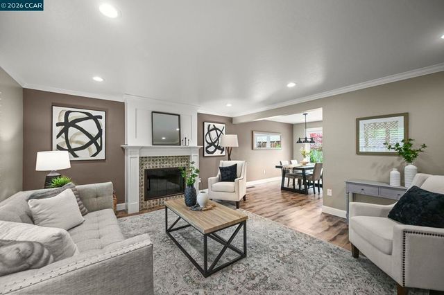 11 Ambleside Ct, Danville, CA 94526