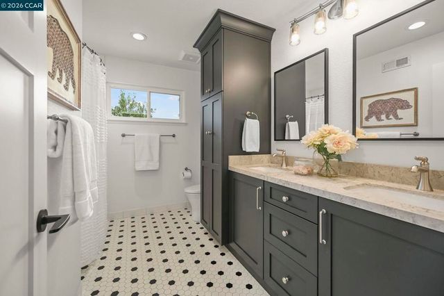 11 Ambleside Ct, Danville, CA 94526
