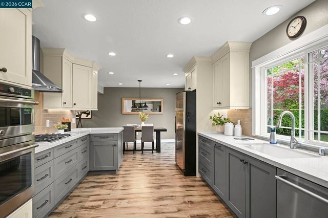 11 Ambleside Ct, Danville, CA 94526