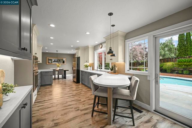 11 Ambleside Ct, Danville, CA 94526