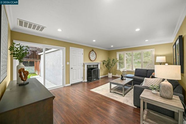 11 Ambleside Ct, Danville, CA 94526