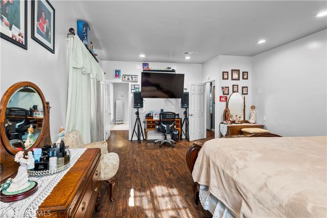 15358 Cohasset, Van Nuys, CA 91406